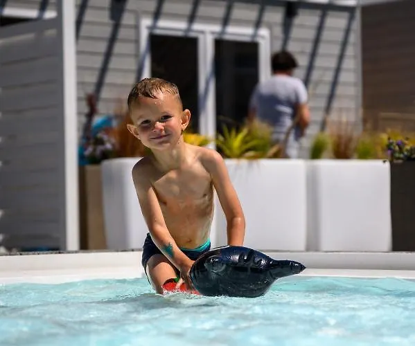 Dom wakacyjny Za Lasem *