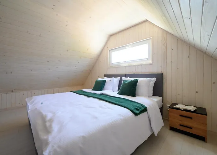 Za Lasem Semesterbostad